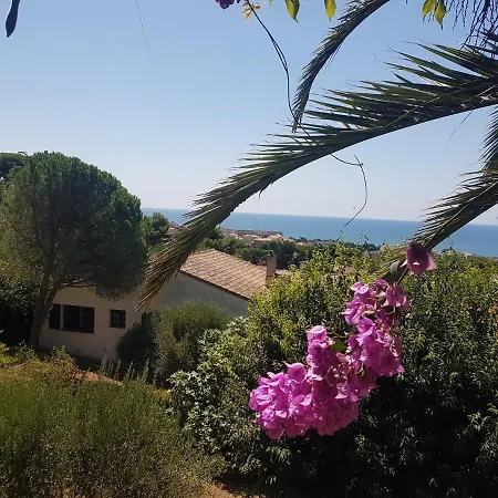 Calme Lumineux Face A La Сasa de vacaciones *